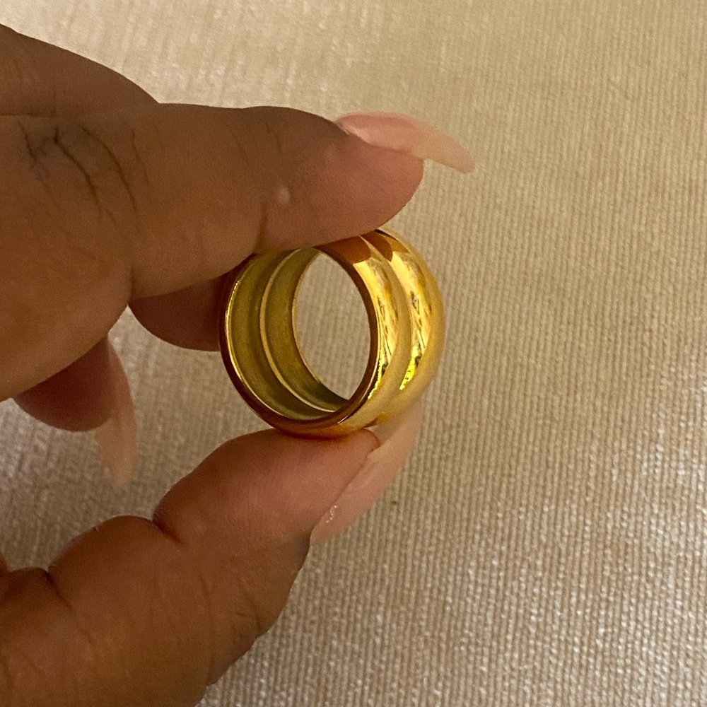 Gold pleated RING - Picture 2 of 4